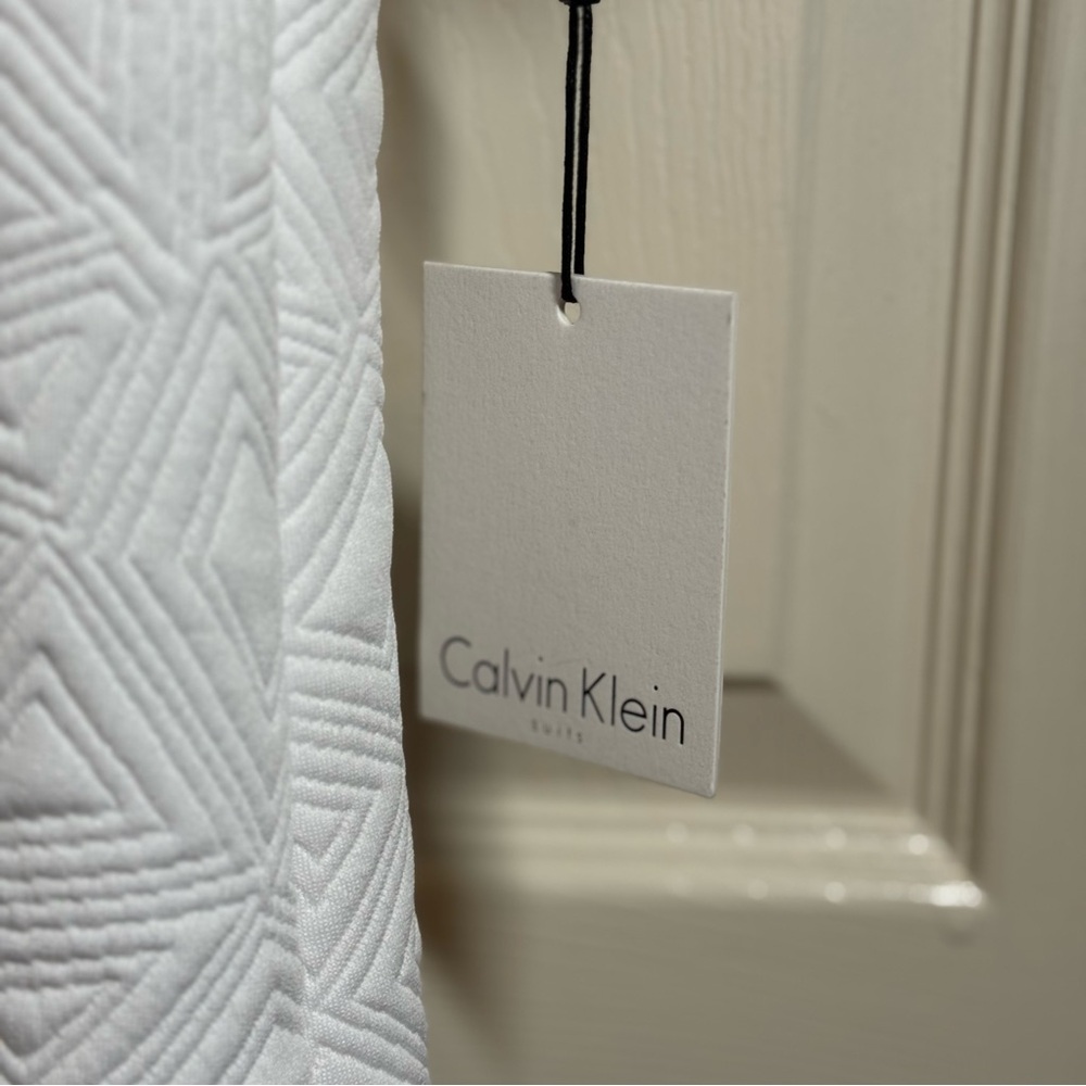 Calvin Klein Suits Women's White
Textured Open Front Blazer Jacket Size
2 - Picture 4 of 8